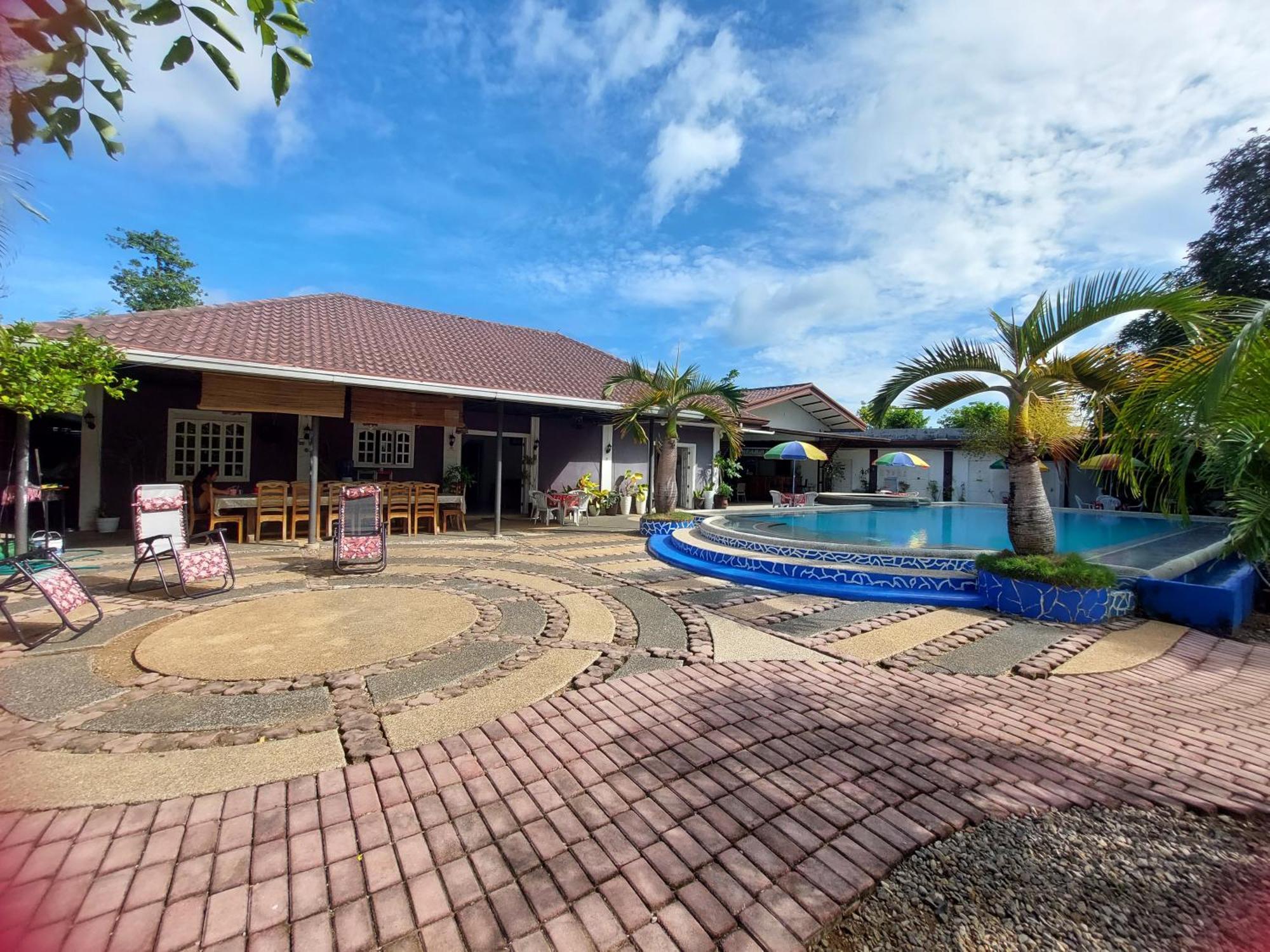 Ice Bear Bar & Tourist Inn Дауис Экстерьер фото